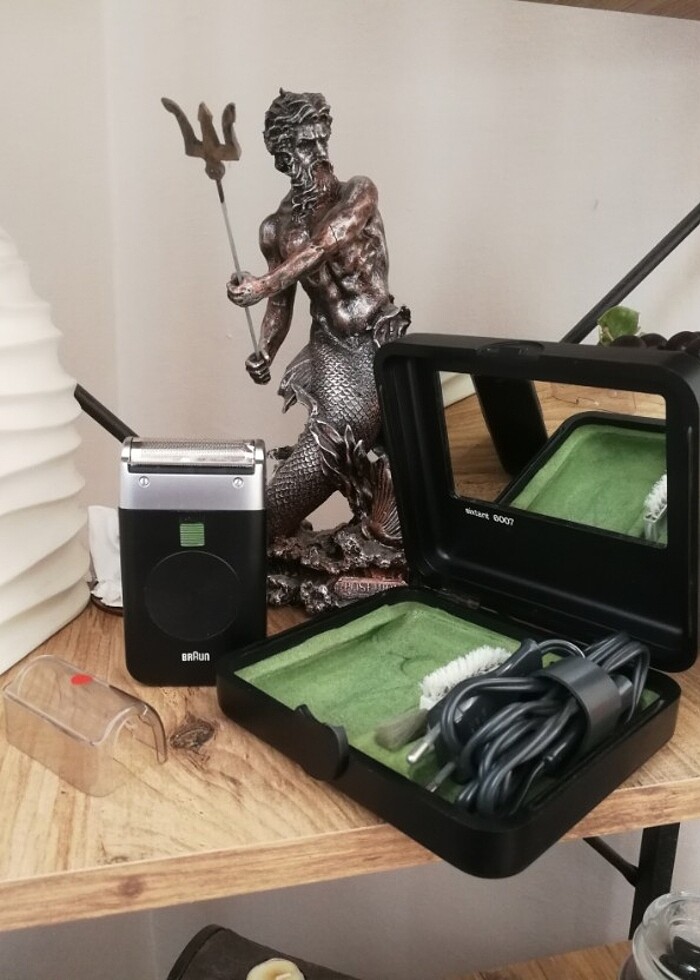 BRAUN "SIXTANT 6007" TIRAŞ MAKINESI - Görsel 3