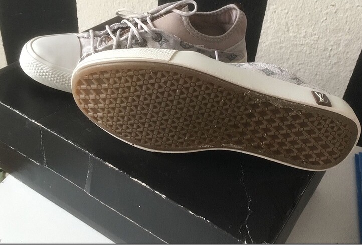 Louis Vuitton Spor ayakkabı