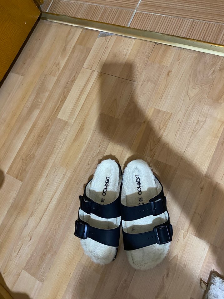 Derimod Kadın Gri Toka Detaylı Rahat deri Terlik - Görsel 4