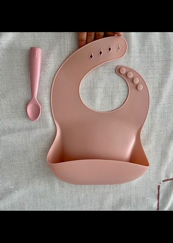 Pastel Pembe Bebek Mama Önlüğü ve Kaşık