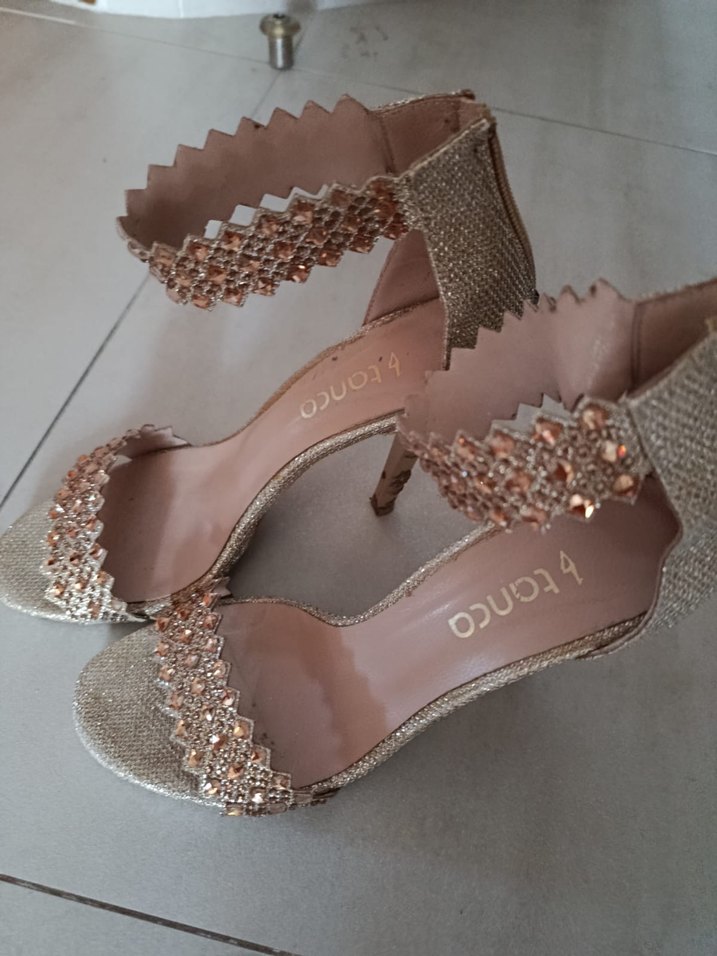 Altın Renkli Yılan Desenli Topuklu Kadın Ayakkabı - Görsel 5