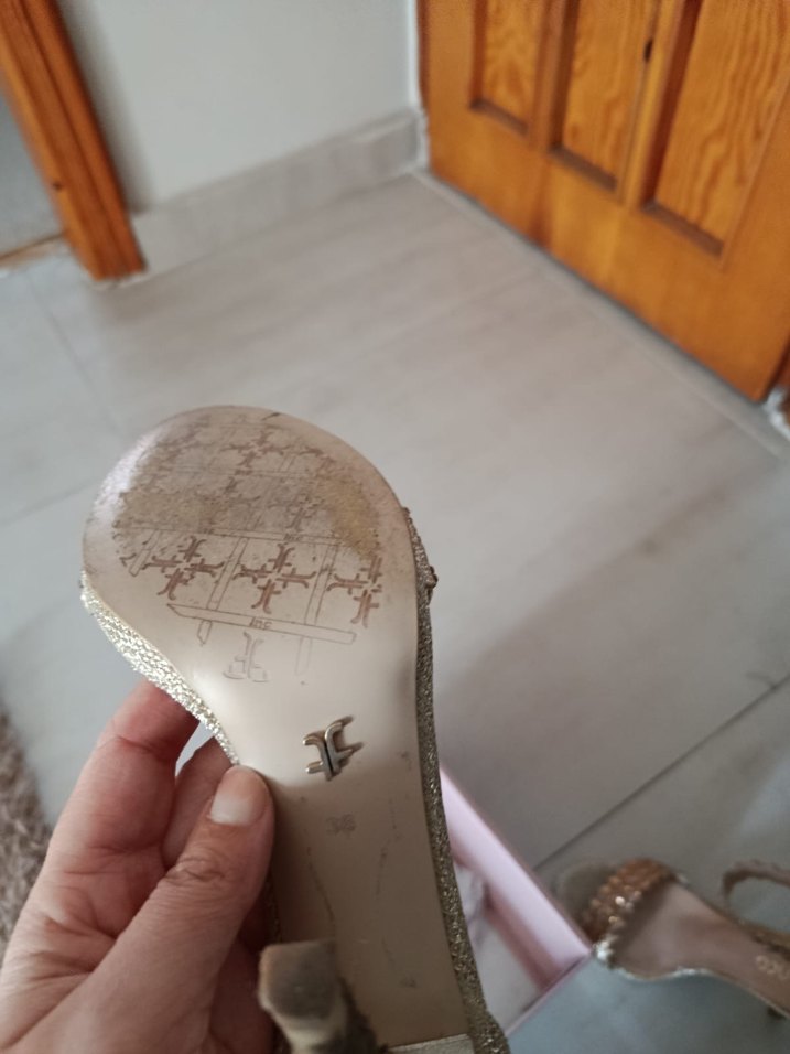 Altın Renkli Yılan Desenli Topuklu Kadın Ayakkabı - Görsel 2