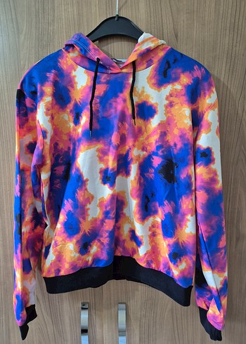 Renkli Batik Desenli Kapüşonlu Sweatshirt