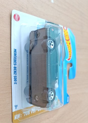 Siyah Mercedes-Benz 500E hot wheels