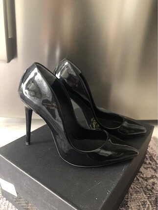 Siyah rugan stiletto