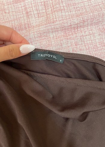 Trendyol & Milla Kahverengi V Yakalı Drapeli Uzun Kollu Bluz