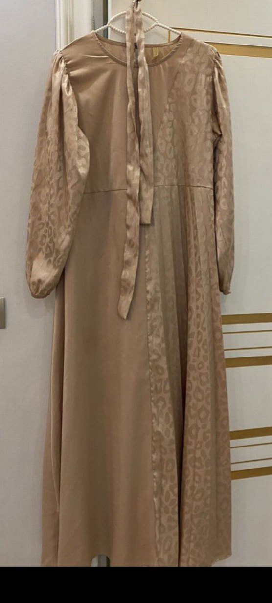 Bej Uzun Kollu Piliseli pamuk ipek saten Kadın Elbise - Görsel 3