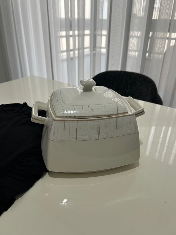 Gri Detaylı Beyaz Kapaklı Porselen Güveç - Görsel 4