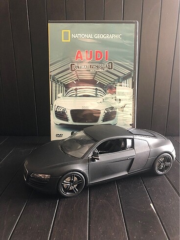 Model Oto Audi R8 (1/24)