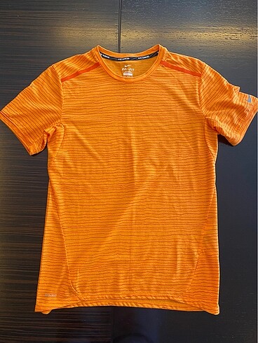 Nike dri-fit spor tshirt