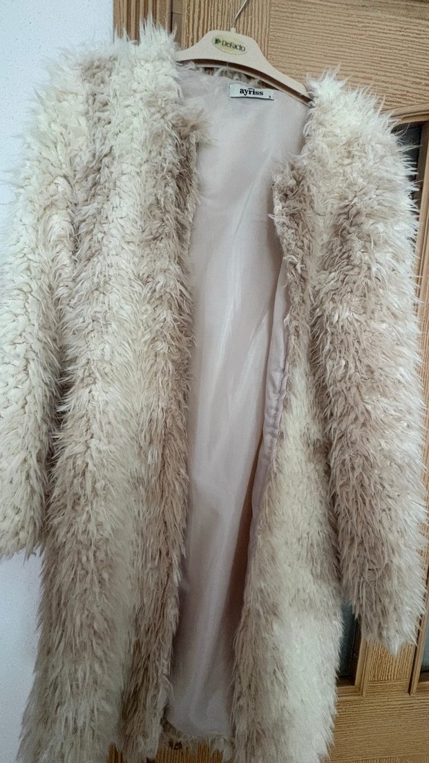 Bej Uzun Kadın Suni Kürk - Görsel 4