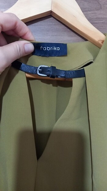 Fabrika Fabrika dizde krep elbise