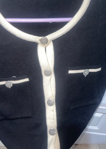 Düğmeli Siyah Kısa Kollu Triko Hırka - Görsel 3