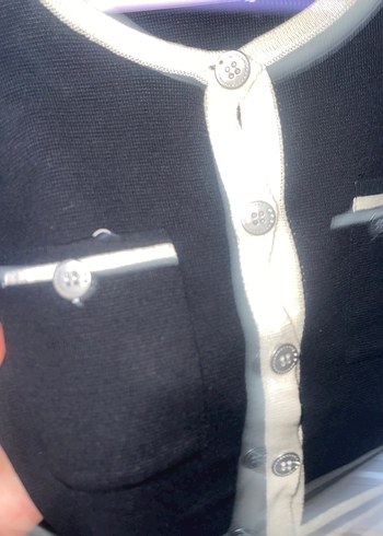 Düğmeli Siyah Kısa Kollu Triko Hırka - Görsel 2