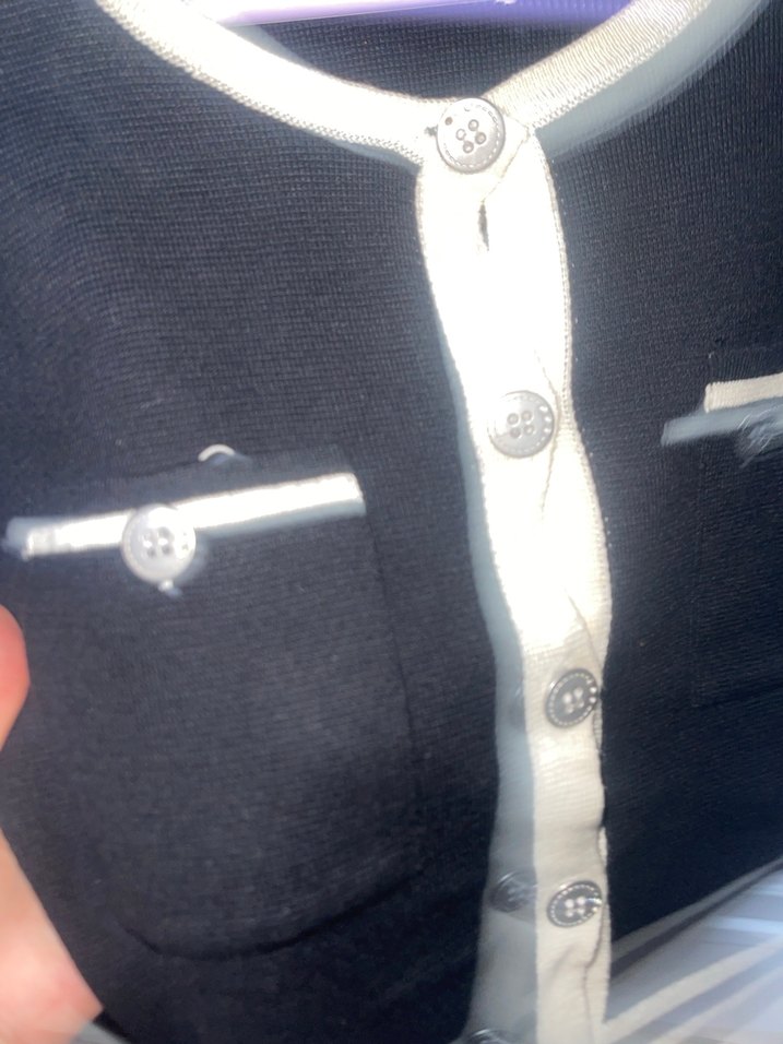 Düğmeli Siyah Kısa Kollu Triko Hırka - Görsel 2