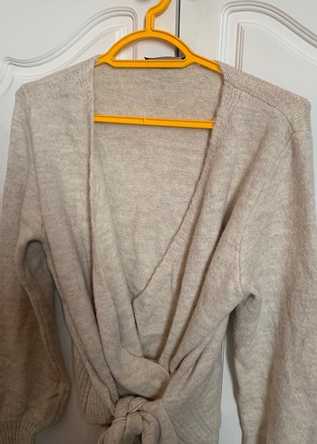 V Yaka Bağlamalı Bej Triko Kazak - Görsel 2