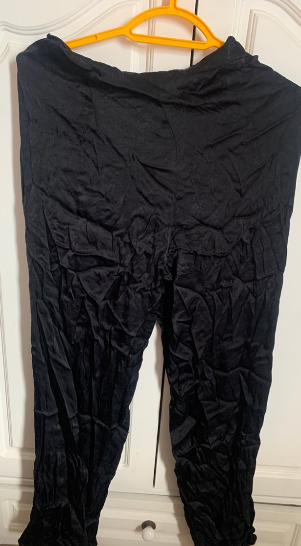 Kadın Siyah saten Midi Bol Kesim Pantolon - Görsel 2