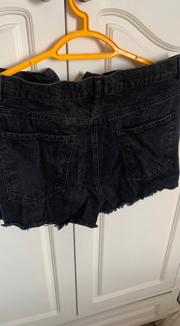 Siyah Düğmeli Kadın Denim Midi Şort - Görsel 2