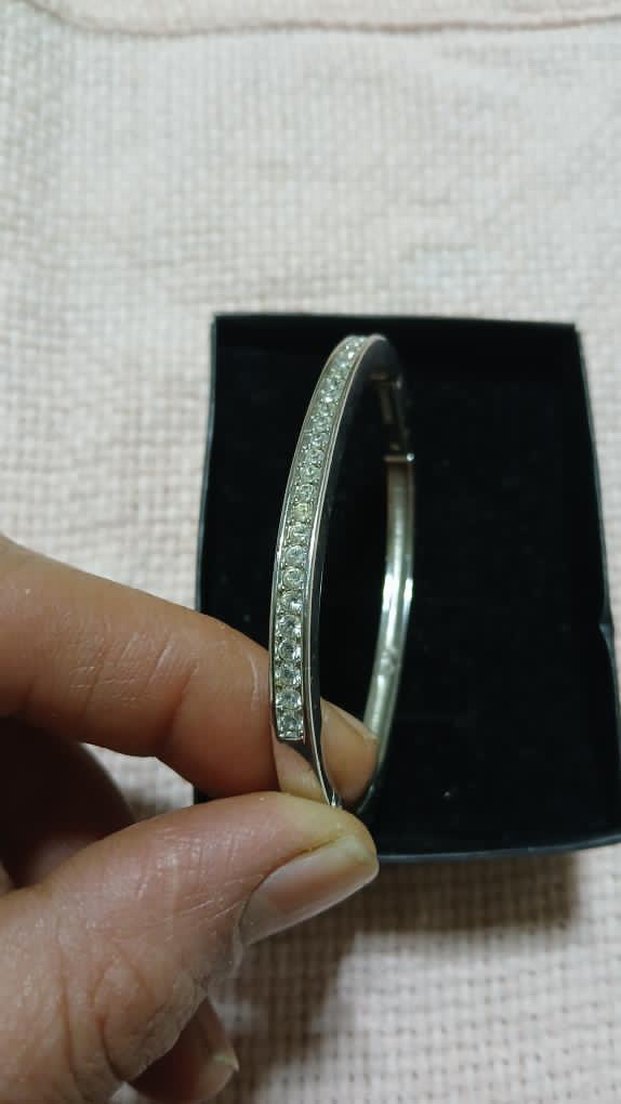 Gri Minimalist YDesenli Tokalı Bilezik - Görsel 3