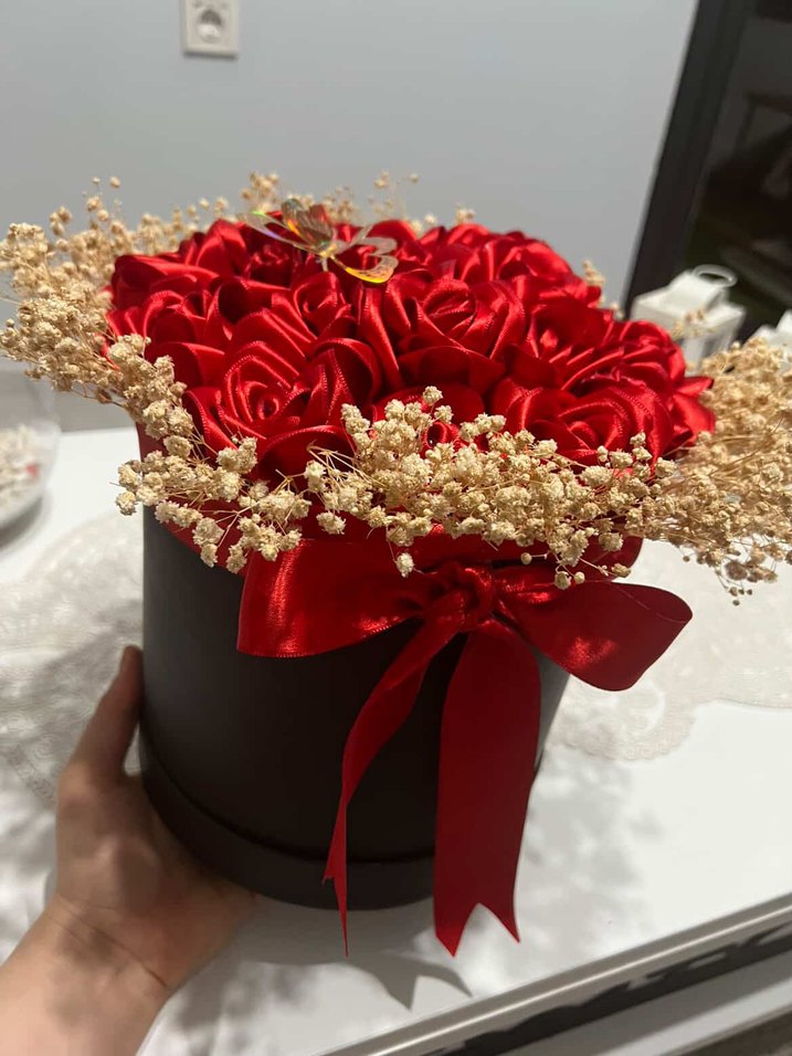 Kırmızı Yapay Gül Aranjmanı Hediyesi - Görsel 3