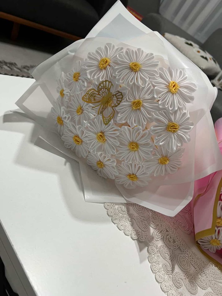 Beyaz Papatya Broşlu Gelin Buketi - Görsel 2