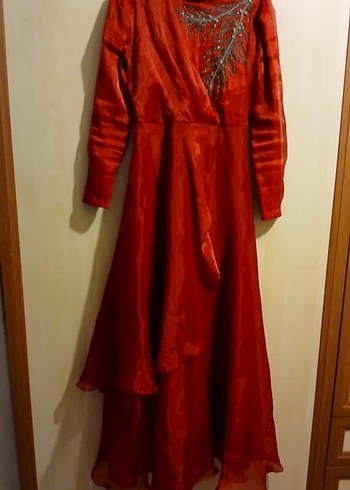 Saten Görünümlü Kırmızı Uzun Kollu Uzun Elbise - Görsel 6