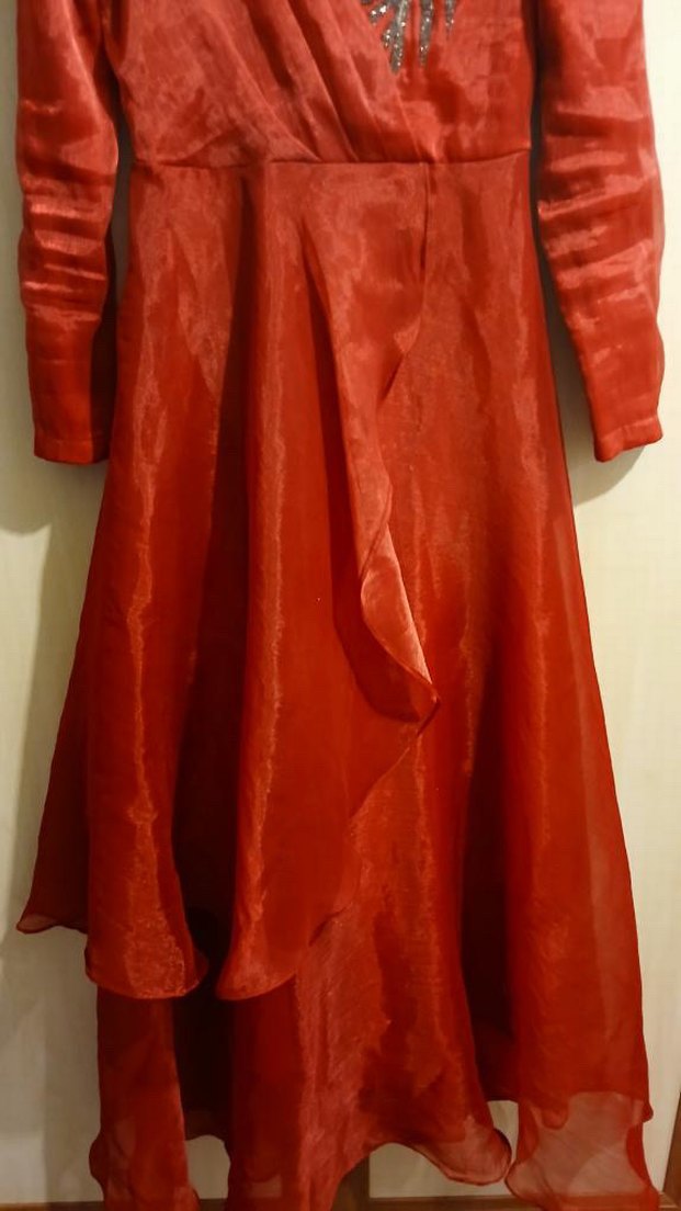 Saten Görünümlü Kırmızı Uzun Kollu Uzun Elbise - Görsel 5