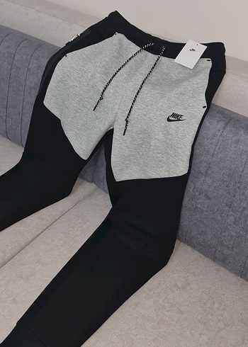 Nike Tech Fleece HV0959-011 Eşofman Altı - Görsel 5