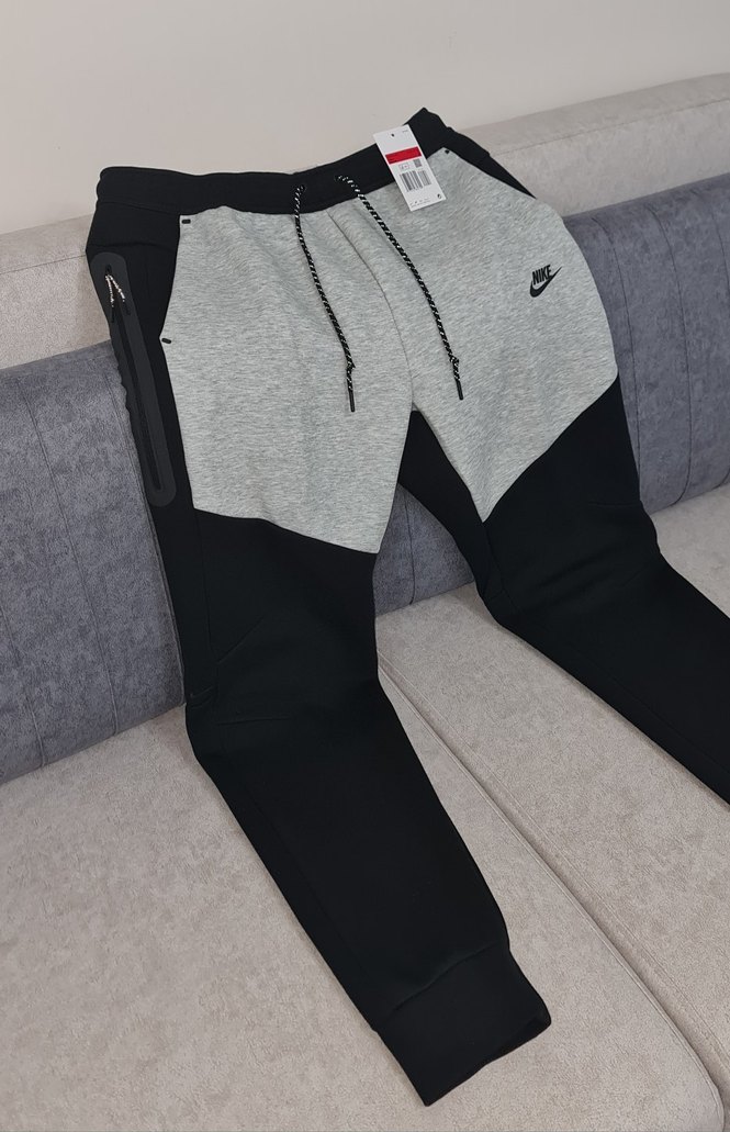 Nike Tech Fleece HV0959-011 Eşofman Altı - Görsel 2