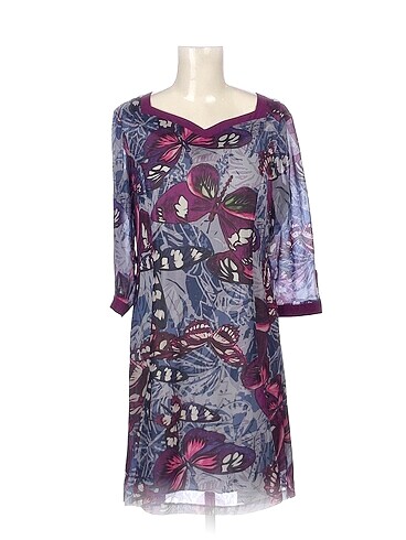 PreLoved Kısa Elbise %70 İndirimli.