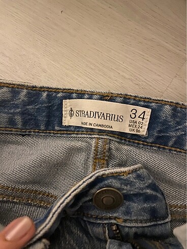 34 Beden mavi Renk Stradivarius D98 Jean