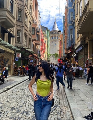 Yeşil crop-büstiyer