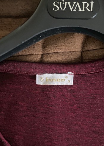 Bordo bluz ve saten midi etek - Görsel 3