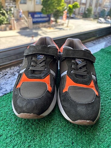 33 Beden Erkek Çocuk Spor Ayakkabı