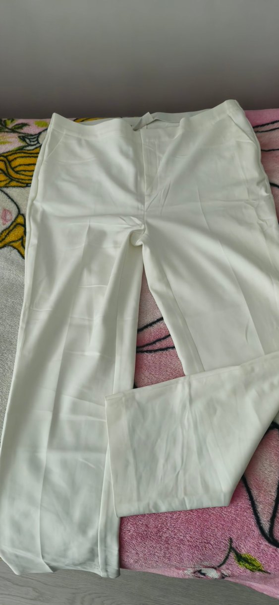 Beyaz Pilili Midi Kumaş Kadın Pantolon - Görsel 5