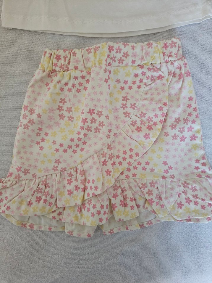 Beyaz Fırfırlı Kısa Kollu Takım - Görsel 2