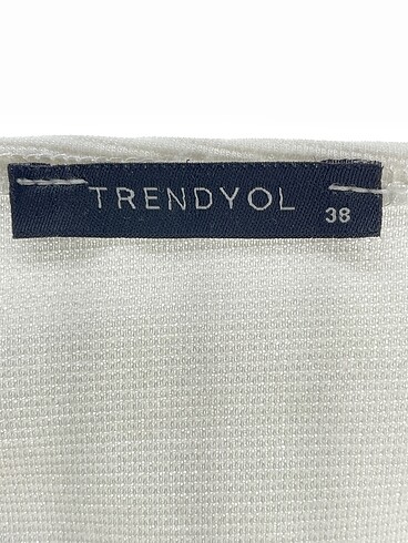 38 Beden beyaz Renk Trendyol & Milla Bluz %70 İndirimli.