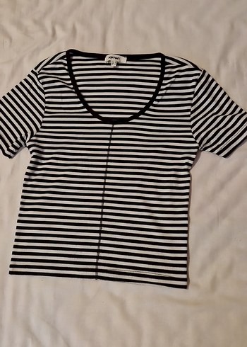 Siyah Beyaz Çizgili Kadın Tişört - Görsel 3