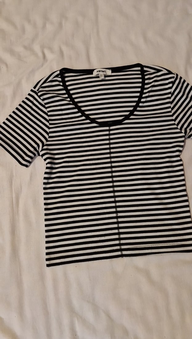 Siyah Beyaz Çizgili Kadın Tişört - Görsel 2