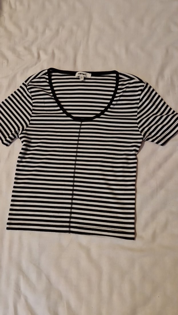 Siyah Beyaz Çizgili Kadın Tişört - Görsel 3