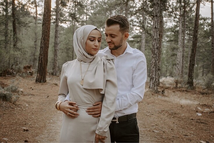 Bir kez nikahta kullanışmış elbise