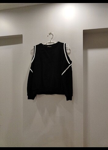 Omzu açık sweatshirt 