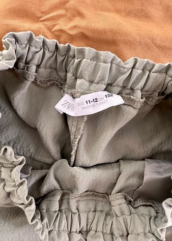 Zara Düğmeli açık haki Rahat Kesim Kız çocuk Pantolon