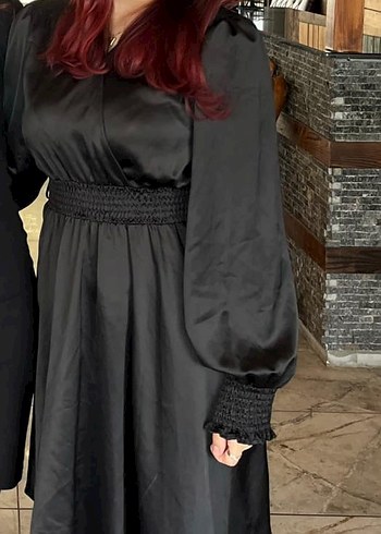 Siyah V Yakalı Uzun Kollu Midi Elbise - Görsel 2