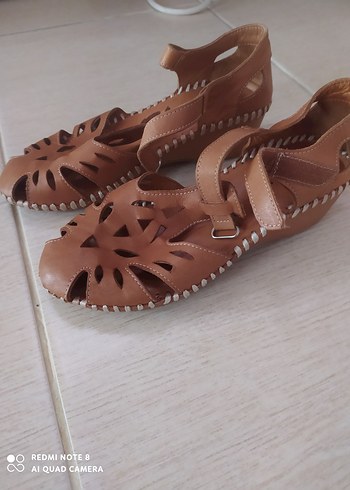 Bej Deri Kadın Dolgu Topuklu Sandalet