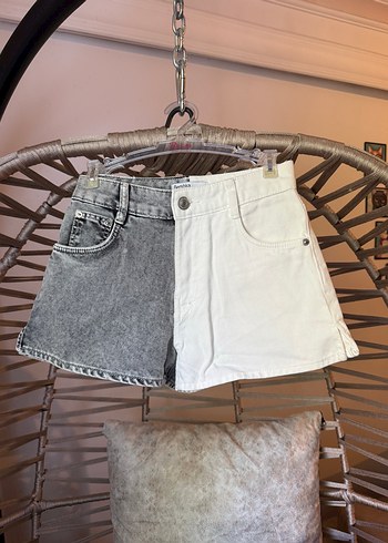 Gri-Beyaz Mini Denim Şort