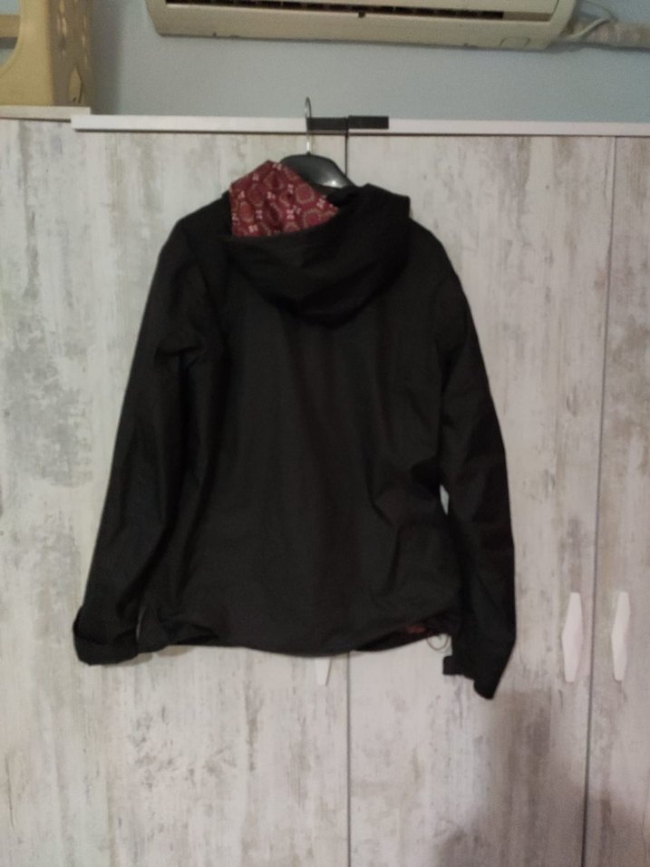 Siyah Fermuarlı Rüzgarlık - Görsel 2