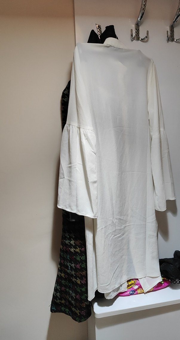 Uzun Kollu Beyaz Keten Kadın Gömlek - Görsel 2