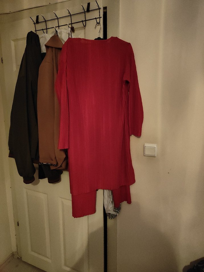 Kırmızı Pilili Uzun Kadın Tunik - Görsel 2