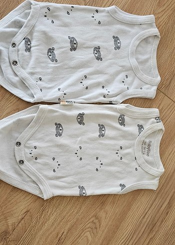 Pamuklu Düğmeli Erkek Bebek Askılı Body - Görsel 2